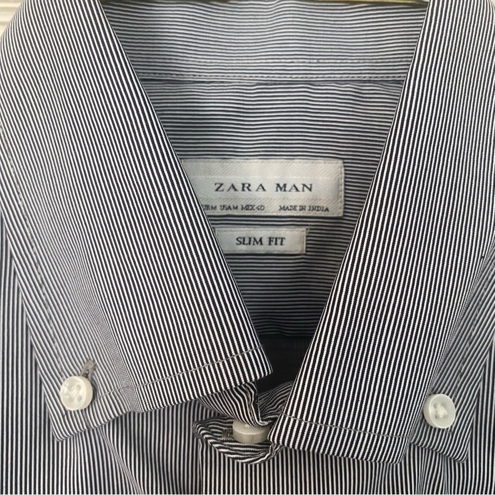 Zara Shirt Button Down Slim Fit Dark Blue and White Striped Size M